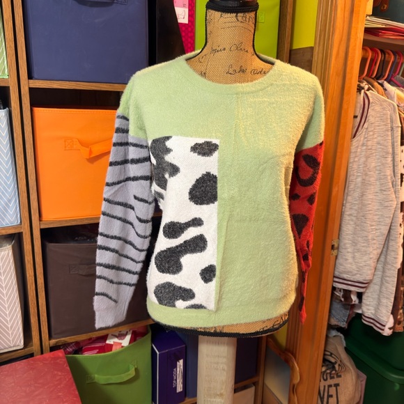 Colorful Patterned Sweater - Picture 4 of 12